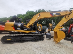 Excavadora hidráulica de cadenas Caterpillar 3232024 usada, modelo 20 toneladas, bomba Kawasaki, 123 kW, capacidad de cazo de 1.0 m, original de Japón, HYDAC - Product Image 1