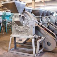 Machines de traitement pour la fabrication de farine de manioc, de farine de feuilles de manioc et de farine de tapioca, y compris broyeurs de manioc et de yam séché