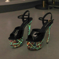Chaussures de danse à talons hauts avec éclairage par DEL Fabricant de chaussures personnalisées Talons de 16 cm