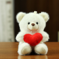 Mini porte-clés en peluche ours en peluche moelleux de 10 cm avec cœur rouge pour la Saint-Valentin