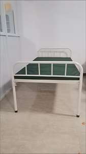 Прямая Продажа с фабрики, современная простая железная дешевая однотонная металлическая мебельная кровать для больниц и клиник - Product Image 2