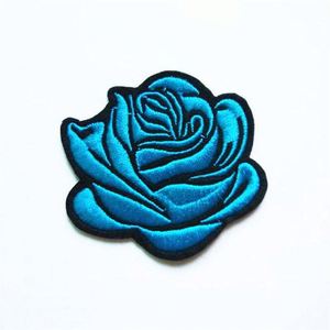 Patchs brodés thermocollants personnalisés en sergé motif rose dessin animé pour vêtements - Product Image 3