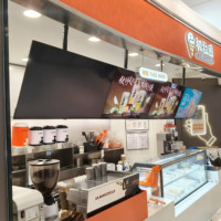 Panneau d'affichage à cristaux liquides de restaurant LED suspendue panneau de menu dynamique pour la décoration de publicité de restaurant de magasin de voiture haute résolution