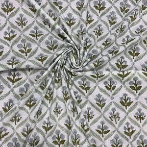 Tela de Algodón Estampada a Mano para Confección de Vestidos - Product Image 1