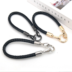 <span class=keywords><strong>Cordon</strong></span> court en PU pour téléphone, tressé, pour <span class=keywords><strong>homme</strong></span>, accessoires de remplacement pour téléphone, <span class=keywords><strong>cordon</strong></span> porte-clés, bracelet de suspension en métal noir pour téléphone - Product Image 3