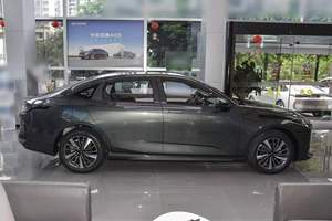 Changan Qiyuan A05 2024 70 <span class=keywords><strong>Pro</strong></span> PHEV NEDC<100km Batería <span class=keywords><strong>de</strong></span> 30kWh 18200km <span class=keywords><strong>de</strong></span> Autonomía Baja Coche Usado Motor <span class=keywords><strong>de</strong></span> 100-150kW Económico y Práctico - Product Image 3