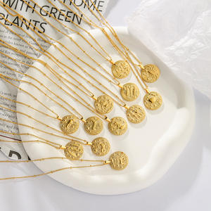 Collana Zodiacale Trendy con Moneta Rotonda in Acciaio Inossidabile Placcato Oro, Collana con Incisione per Donne - Product Image 2