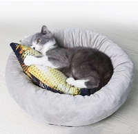 Jouets pour chats : Pêche en peluche simulée avec herbe à chat, amusante, en forme de poisson, prête à l'emploi, poupée en peluche à poils raides, coussin
