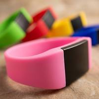 Wasserdichte Silikon-Armbänder 13,56MHz Smart RFID NFC Mini-Tag Armband Social Media Weiches Silikonarmband für Hotels und Resorts
