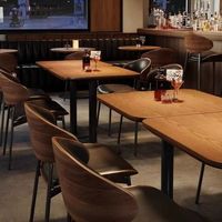 Tables de salle à manger et chaises de restaurant de luxe modernes et durables avec bois et métal pour café café