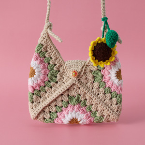 2023 Tianjin fait à la main <span class=keywords><strong>rond</strong></span> grand-mère <span class=keywords><strong>Crochet</strong></span> sac femme oeillet Net esthétique Cottage fleurs décoratives et plantes - Product Image 6