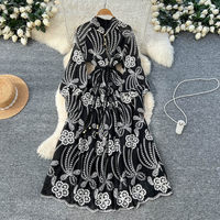 Robe longue décontractée pour femme WIWT, style bohème, broderie florale, manches longues, coupe trapèze, col montant, ceinture à nouer, idéale pour le quotidien et les vacances