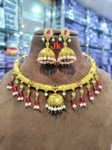 Ensemble de bijoux Restock hasli avec collier à perles et boucles d'oreilles en émail Kundan, produit artisanal en gros - Product Image 2