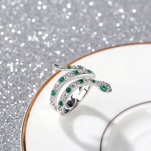 Anillo de Esmeralda de Plata de Ley 925 con Forma de Serpiente Chapado en Oro Blanco para Damas, Anillo de Fiesta - Product Image 4