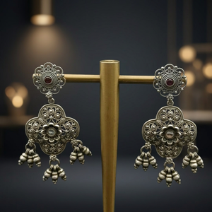 Boucles d'oreilles pendantes tendance en argent sterling oxydé traditionnel, plaqué or et argent, style déclaration pour femme, en promotion - Product Image 2