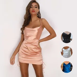 Toptan moda Bodycon akşam parti gece elbisesi seksi elbise Courte kısa elbise saten zincir kayış Trim elbiseler kadınlar için