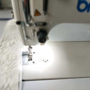 ขายร้อน BR-M2-D2 ไดรฟ์ตรง lockstitch จักรเย็บผ้าอุตสาหกรรมพร้อมฟังก์ชั่นจอนอัตโนมัติ - Product Image 1