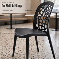 Chaise de salle à manger en plastique commerciale, chaise de café en PP avec dossier ovale creux pour restaurant