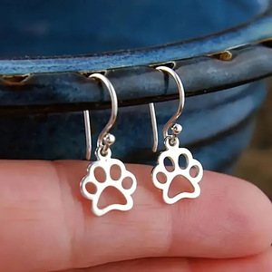 Orecchini pendenti a forma di zampa di cane, carini e versatili, per donna, gioielli alla moda per tutti i giorni - Product Image 1