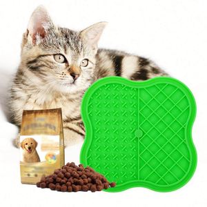 Alfombrillas y tapetes de silicona impermeables con ventosas de pulpo para mascotas, novedosas alfombrillas de entrenamiento y comederos para perros, para mascotas y dueños. - Product Image 1