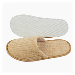 Vente en gros de pantoufles de spa pantoufles de sport d'hiver légères en velours corail jetables pour hôtel avec logo personnalisé - Product Image 4