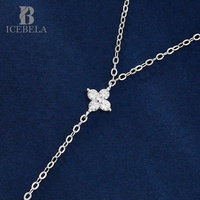 Feiner Schmuck Trendiges Schickes Design Einzigartiger 925 Sterling Silber Vierblättriger Blumenring mit Zirkon-Einlage Handketten-Armband für Mädchen