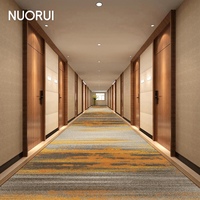 Moquette murale en nylon 6 HD imprimée pour hôtels de luxe et bureaux, du hall d'ascenseur au couloir, revêtement de sol acoustique silencieux