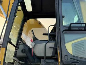 Offre Spéciale – Excavatrice sur Chenilles Hydraulique Komatsu PC210-8MO d'Occasion, 23 Tonnes, Grande Excavatrice de Seconde Main pour Usage Municipal et Jardinage - Product Image 4