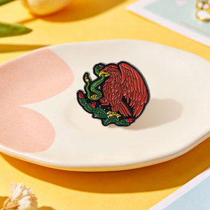 Broche de Esmalte com Totem Asteca de Águia, Cobra e Cacto Mexicano, Pin para Mochila e Roupa, Joia de Moda, Presente para Amigos - Product Image 2