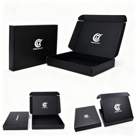 Boîte d'expédition en carton ondulé E-Flute écologique avec logo personnalisé, lamination mate, dossiers rigides, design de vêtements en relief, chaussettes, UV spot