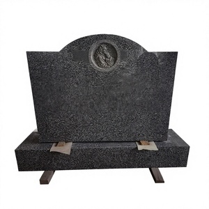 Statue commémorative traditionnelle en granit rouge d'Inde pour cimetière, utilisation extérieure - Product Image 5