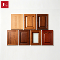 Happy Houses Vente en gros de portes d'armoires de cuisine en bois massif sur mesure, designs variés, panneaux Shaker, panneaux arqués, panneaux à insert en verre