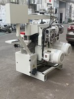 Machine automatique de moulage du bois double face haute vitesse pour la fabrication de bâtons ronds