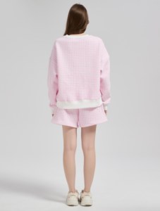 Set Personalizzato da Donna in Cotone con Logo, <span class=keywords><strong>Felpa</strong></span> e Pantaloncini Stampati a Quadri Rosa, Produzione all'Ingrosso di Alta Qualità - Product Image 3
