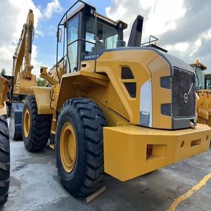 รถตักล้อยาง VOLVO L105 สีเดิมคุณภาพดี รถตักล้อยางหน้าเดียว น้ำหนัก 5 ตัน ความจุ 3 ลูกบาศก์เมตร รถตักล้อยาง VOLVO L105 L180 มือสอง - Product Image 1