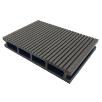 Platelage de sol en WPC ignifuge antidérapant et résistant aux UV imperméable pour espace extérieur résidentiel commercial prix d'usine