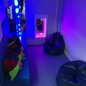 Pannello Interattivo Sensoriale <span class=keywords><strong>Infinity</strong></span>: Lampada a Tunnel con Specchio Infinito per Stimolazione Visiva, Rilassamento e Terapia - Product Image 1