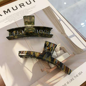 यूशी अनुकूलन योग्य बड़े 11 सेमी एसीटेट बालों वाली महिलाओं के लिए स्टाइलिश टोर्टोइस डिजाइन के लिए प्रेरित कोरा - Product Image 3