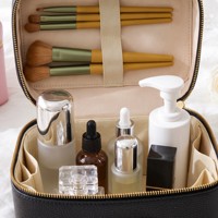 Trousse de Maquillage en PU Tendance avec Fermeture Éclair et Compartiments Amovibles – Organisateur de Maquillage Portable à Main