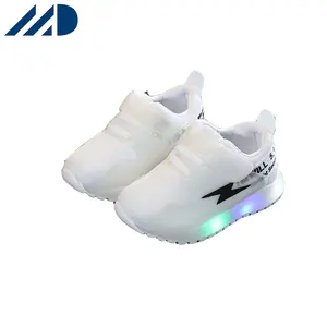 2023 yeni moda bebek flaş Led ışık Up karikatür Sneakers toptan fabrika fiyat çocuk ayakkabıları