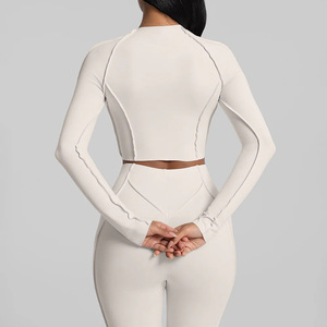 Set Autunnale di Alta Gamma a Due Pezzi: Maglietta a Maniche Lunghe e Pantaloni a Zampa per Yoga, Corsa e Fitness da Donna - Product Image 2