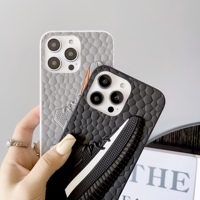 Coque de téléphone en silicone au design de dessin animé 3D créatif pour iPhone 17 16 15 14 13 Pro Max 12 11 Plus, étui amusant avec sac OPP