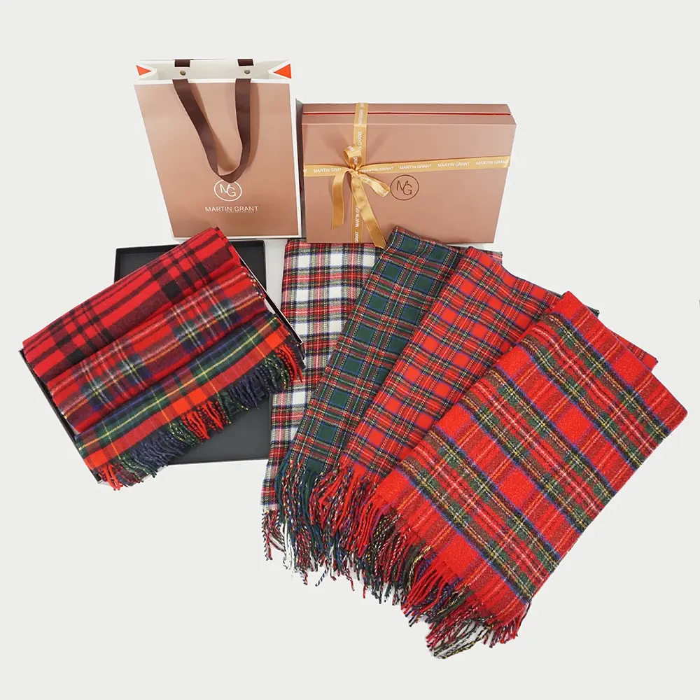 2023 Hot Sale Classical Wholesale Woven Custom Tartan Plaid Cashmere Feel Acrylic Vintage Ladies Christmas Winter Scarf Shawl