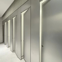Apparence haut de gamme, métallique et luxueuse, cloison en nid d'abeille en aluminium de 25 mm d'épaisseur pour toilettes publiques, avec charnières dissimulées