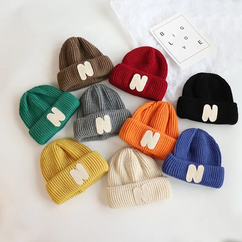 2022 new fashion kids hat winter candy color N letter pattern cappello di lana cap boys girl lovely baby berretto lavorato a maglia cappello di natale