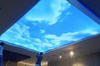 Plafonds tendus en membrane PVC avec cadre en aluminium bleu ciel rétroéclairé par LED, garantie de qualité, boîtes lumineuses, design architectural