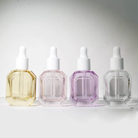 Flacon pulvérisateur d'huile essentielle en verre octogonal dégradé de 10 ml, bouchon en plastique noir, impression sérigraphique, couleurs personnalisées pour cosmétiques