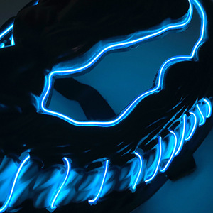 หน้ากากคอสเพลย์ภาพยนตร์สยองขวัญเวโนแบท พลาสติกพิมพ์ลาย UV พร้อมไฟ LED สำหรับฮาโลวีน เปลี่ยนลุคเรืองแสงสำหรับงานปาร์ตี้คาร์นิวัลในยามค่ำคืน - Product Image 6