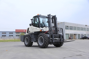 4wd Empilhadeira Cabine Fechada Empilhadeira off Road Four Wheel Drive Toda Empilhadeira Terreno - Product Image 4