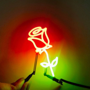 โคมไฟรูปดอกกุหลาบสีแดงและสีเขียว COB กระพริบ DC 3V ไฟกระพริบ LED สำหรับตกแต่งงาน DIY งานปาร์ตี้ และงานประดิษฐ์ - Product Image 3